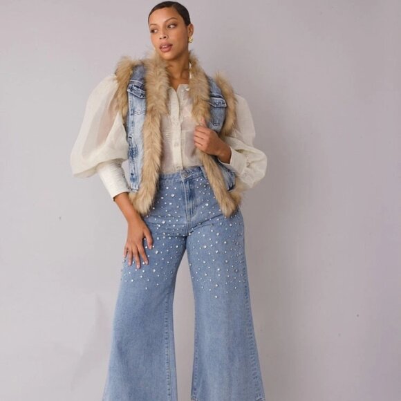 Stylish Blue Denim Vest with Faux Fur Trim - Picture 3 of 5